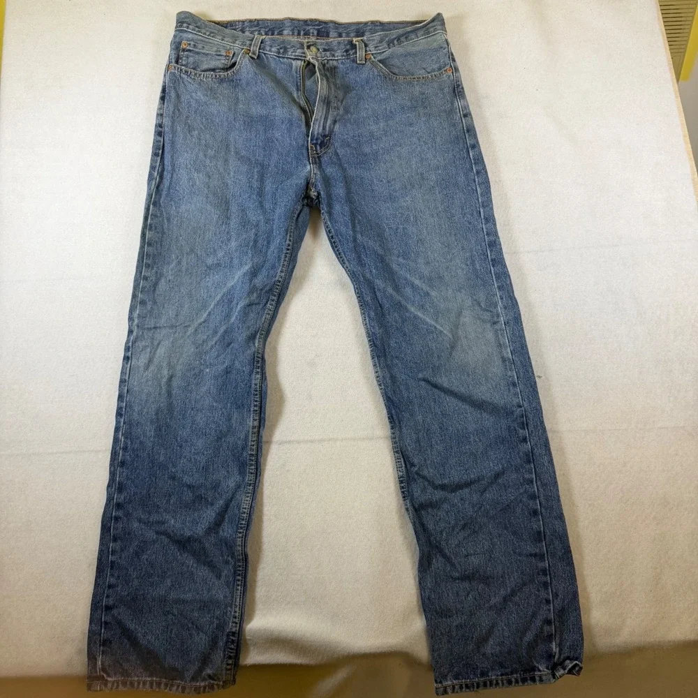 Levis 505 Regular Fit Straight Leg Jeans Mens 38x34‎ Medium Wash Blue Denim